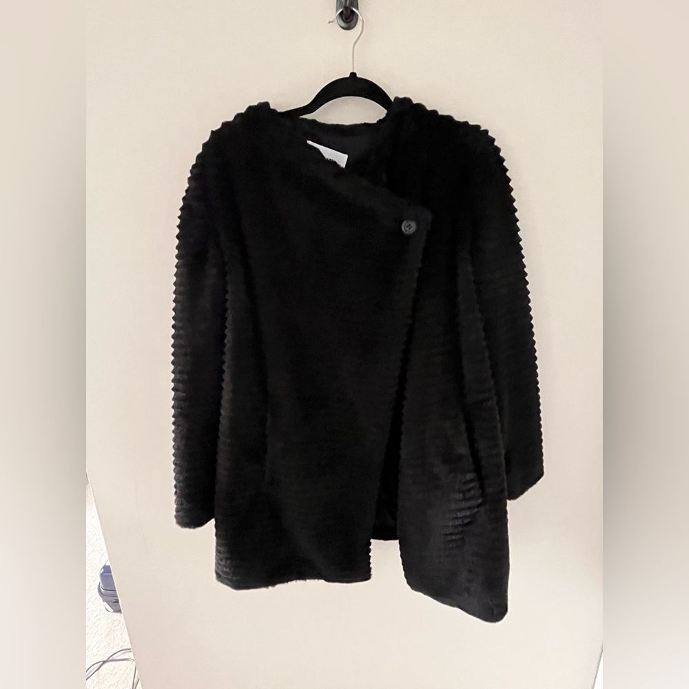 BB DAKOTA FAUX FUR COAT